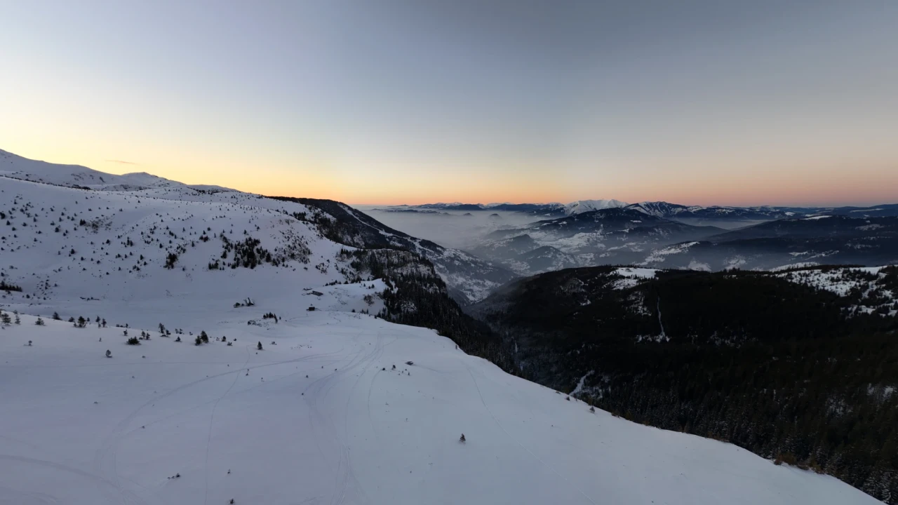 🏔️Vârful Gârgalău in Winter – The Trail, the Gear and a Fairytale Sunset