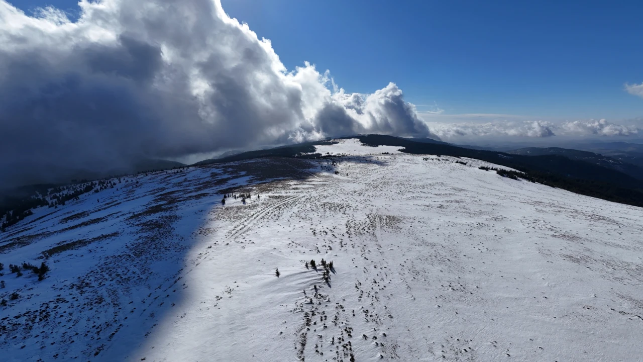 🏔️ Muntele Mare in Winter – When Snow Is Rarer Than Phone Signal on the Plateau